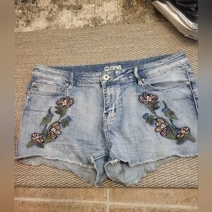 warehouse one size 14 embroidered flowers denim jean shorts good condition